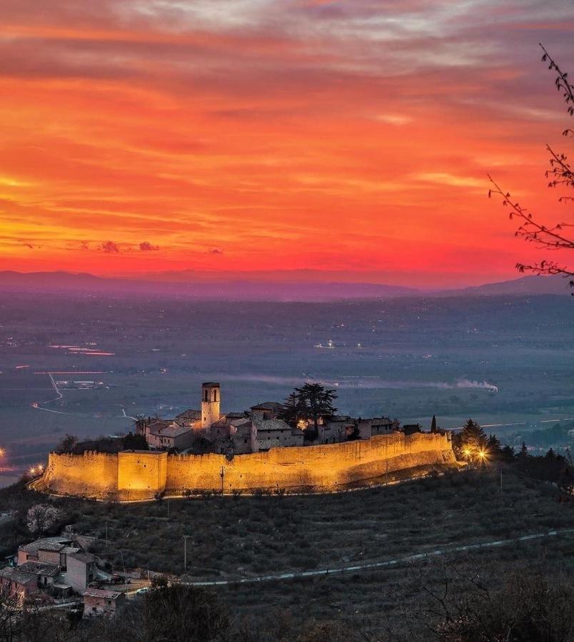 Aparthotel Il Castello Di Campello à Campello sul Clitunno Extérieur photo