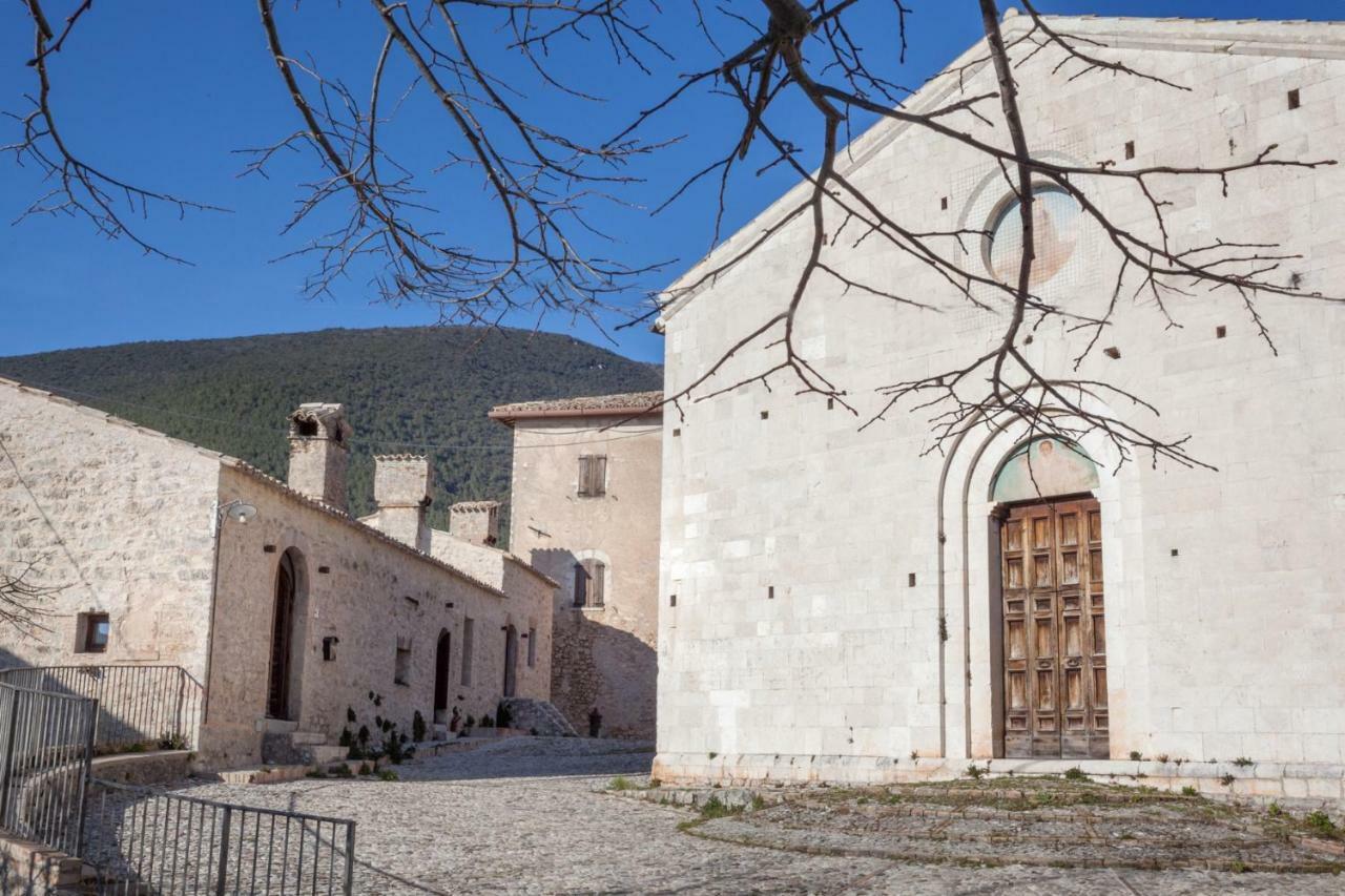 Aparthotel Il Castello Di Campello à Campello sul Clitunno Extérieur photo